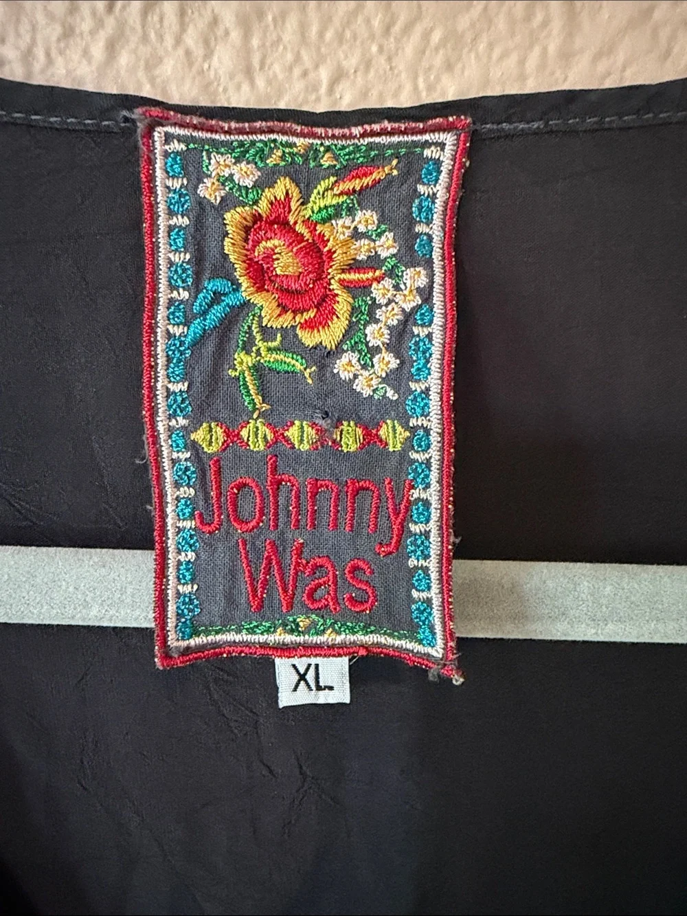 Johnny Was Boho Embroidered Black V-Neck Women's Top - Picture 2 of 2